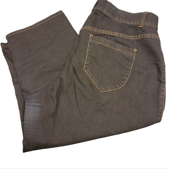 **SALE** Lane Bryant Capri Dark Wash Cropped Denim Jeans Size 20 - Picture 2 of 3